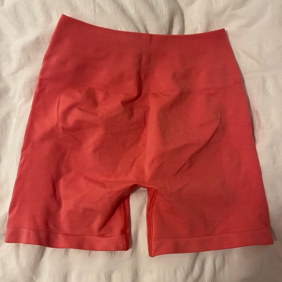 Alphalete Amplify shorts - Picture 3 of 4